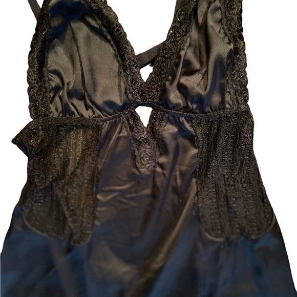 Black slip / slip dress with gorgeous lace detailing all over. L - Picture 3 of 9